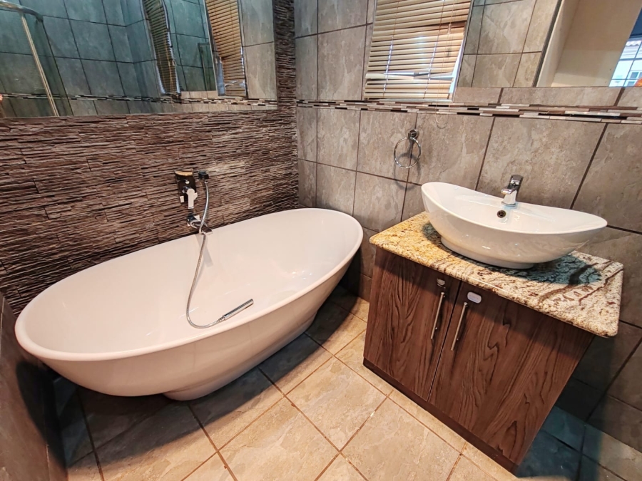 3 Bedroom Property for Sale in Baillie Park North West